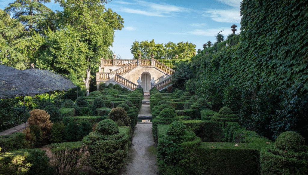 English-style garden landscaping design ideas