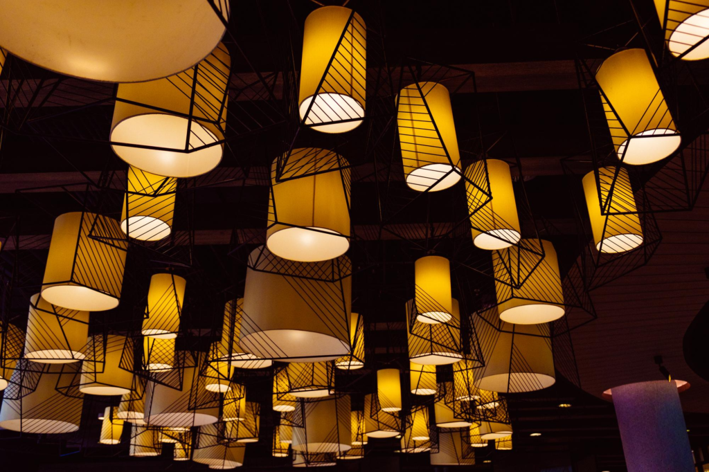 Statement lighting in luxury hotels in India